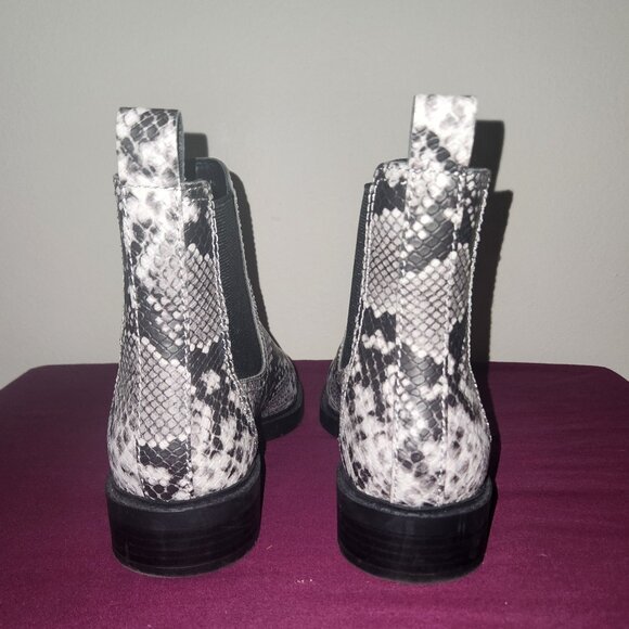 Treasure & Bond Gabriella Chelsea boot in a black and white snake print. Size 8 - Picture 7 of 9